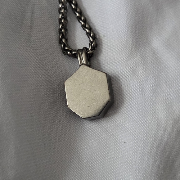 Kendra Scott Abalone Teo Necklace In Gunmetal Setting - Picture 4 of 5